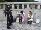 Les samedi et dimanche des jeunes gens s habillent en chanteur  de rock ou en cosplayers, d&eacute;guis&eacute;s en personnage manga, d anime ou de jeux vid&eacute;o a Harajuku.