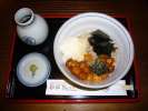 Nameko Oroshi Soba ( nouilles avec de la farine complete ) , des champignions, nori ( algues )