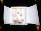 Cadeau de Hiroaki, aiguilles a broder pour kimono qui ont meme un temple pour les deposer a Kyoto, si elles venaient a casser. 