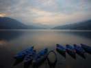 Au bord du lac de  Pokhara 
